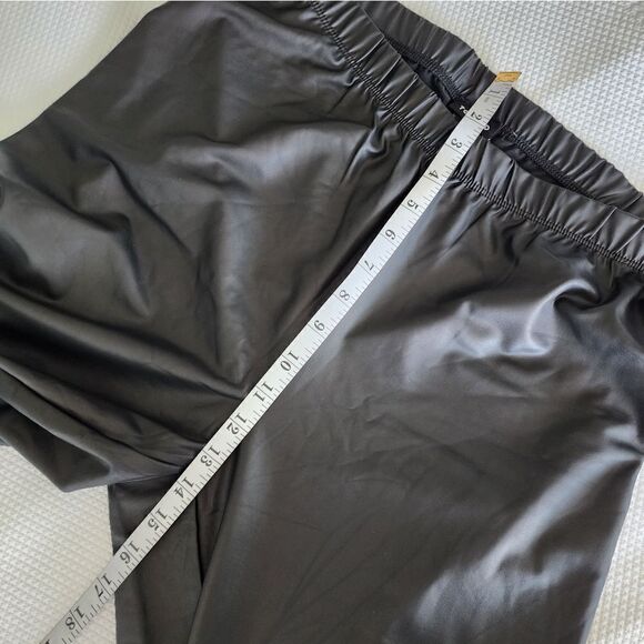 Torrid faux leather new with tags light leggins - Picture 5 of 10